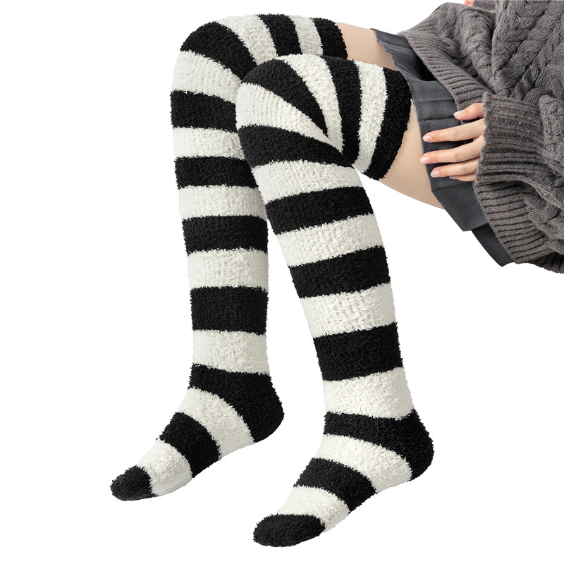 Coral Fleece Knee High Long Heart Pattern Socks 2 Pairs Set – Red & White